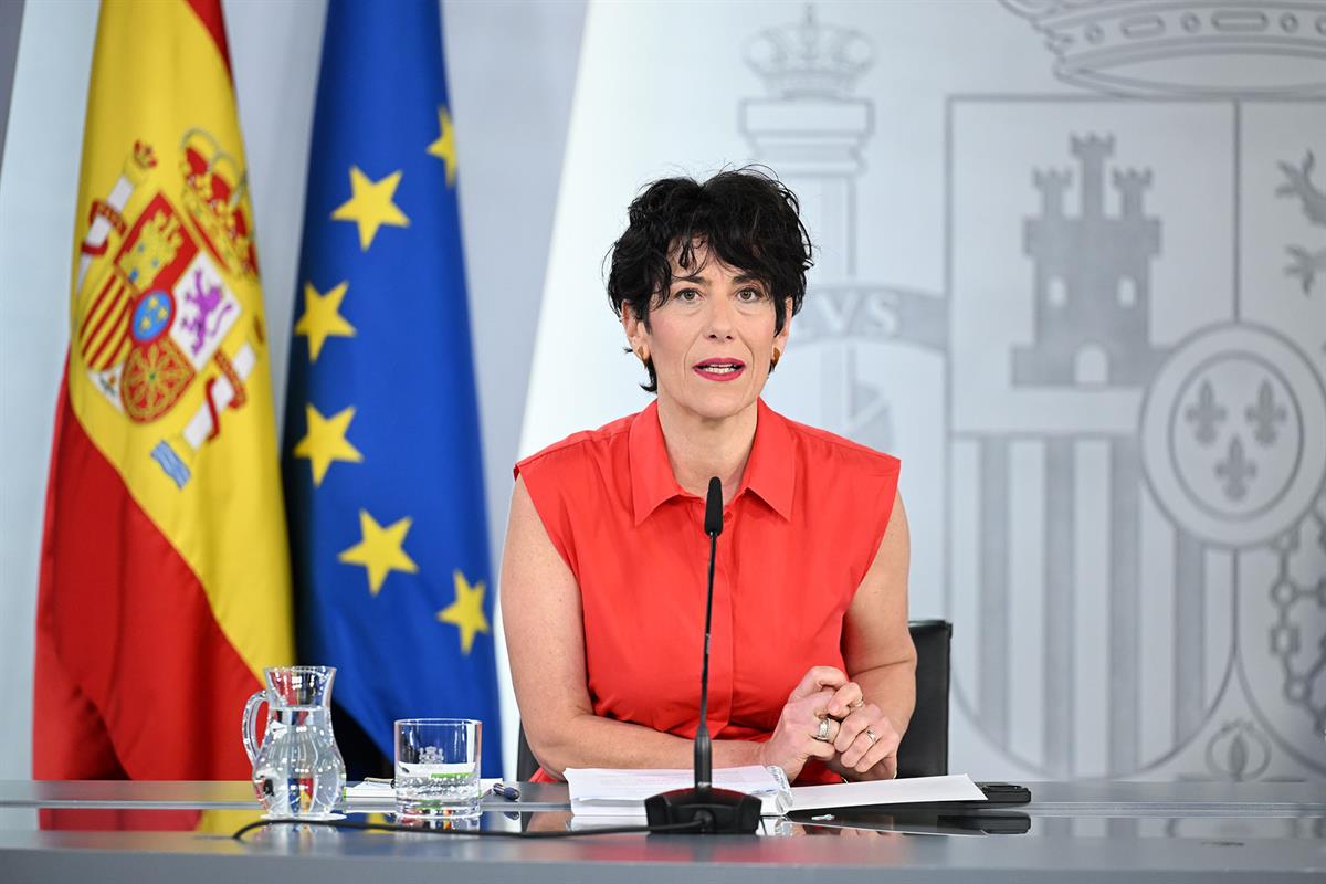La ministra de Inclusi&oacute;n, Seguridad Social y Migraciones y portavoz del Gobierno, Elma Saiz, en la rueda de prensa del Consejo