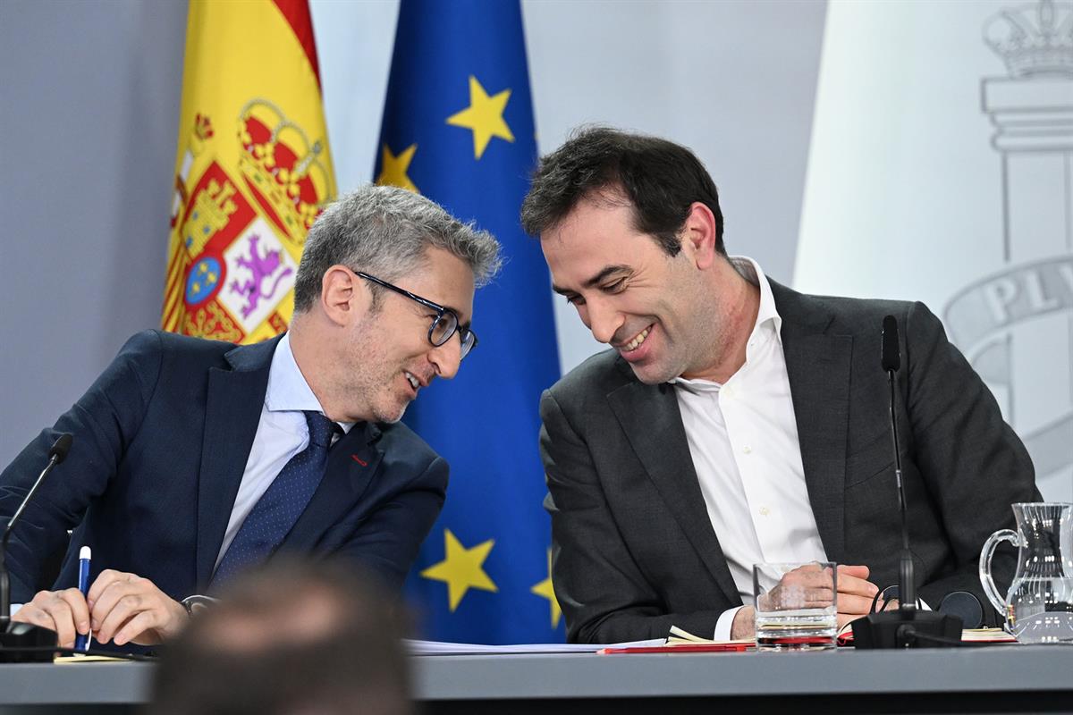 28/04/2026. Consejo de Ministros: España y Cuerpo. El ministro de Hacienda, Arcadi España, el ministro de Economía, Comercio y Empresa, Carl...
