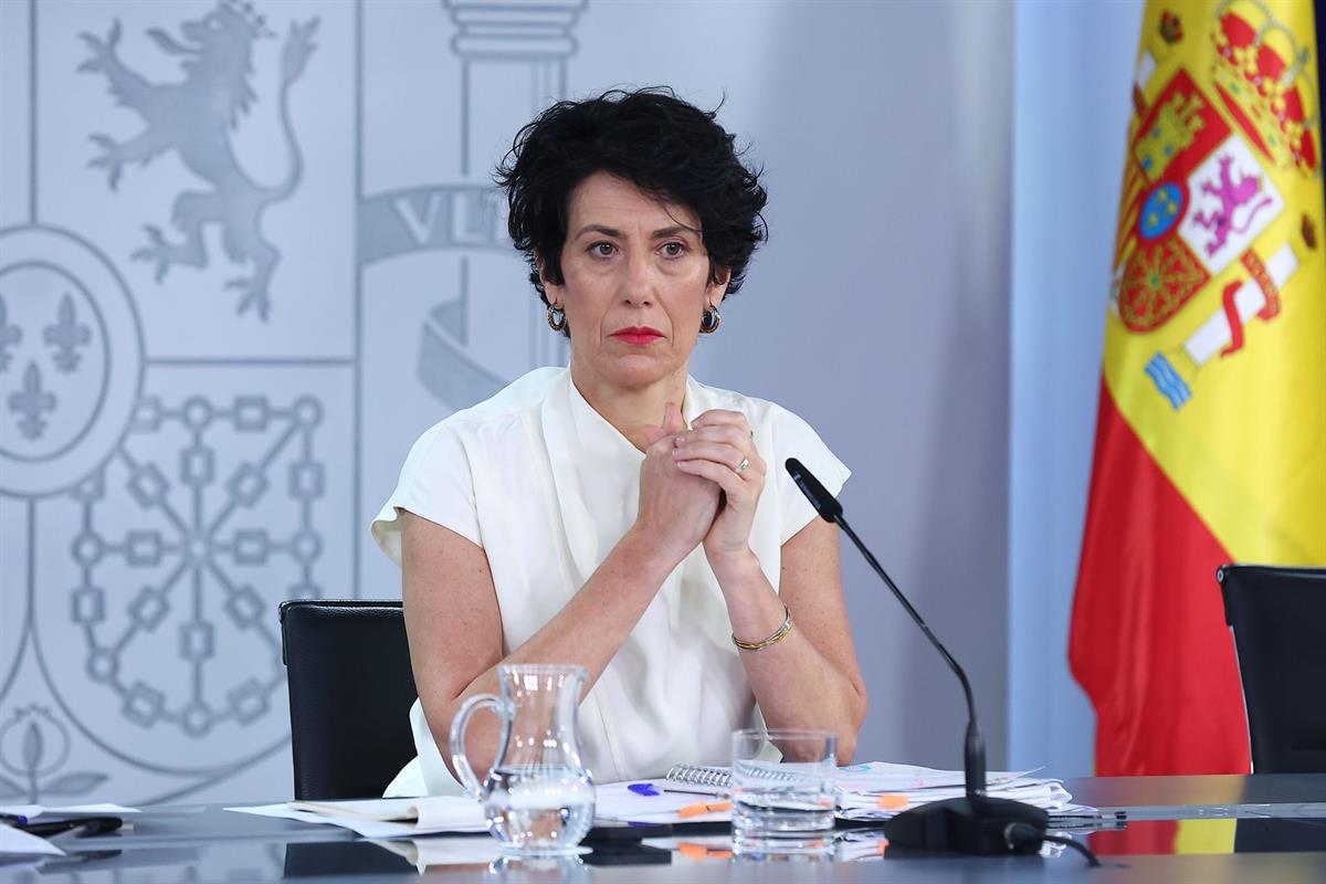 29/06/2026. Rueda de prensa tras el Consejo de Ministros. La ministra de Inclusión, Seguridad Social y Migraciones, y portavoz del Gobierno,...