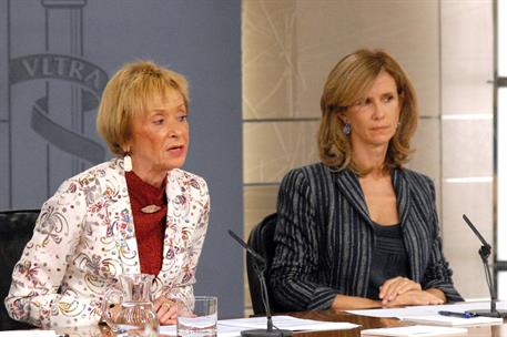 2/07/2010. Consejo de Ministros - Fernández de la Vega y Garmendia. Rueda de prensa de la vicepresidenta primera, ministra de la Presidencia...