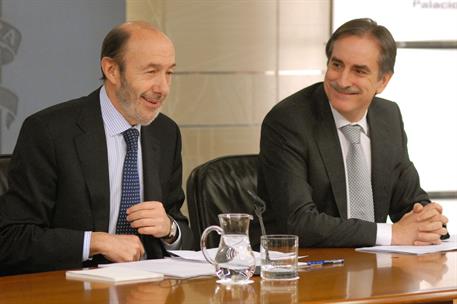 28/01/2011. Consejo de Ministros: Alfredo Pérez Rubalcaba y Valeriano Gómez. El vicepresidente primero, ministro del Interior y portavoz del...