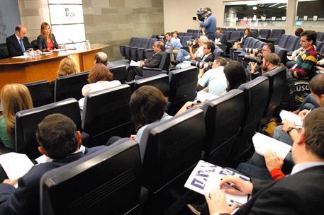 13/05/2011. Consejo de Ministros: Alfredo Pérez Rubalcaba y Leire Pajín. El vicepresidente primero, ministro del Interior y portavoz del Gob...