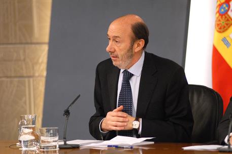 28/01/2011. Consejo de Ministros: Alfredo Pérez Rubalcaba y Valeriano Gómez. El vicepresidente primero, ministro del Interior y portavoz del...