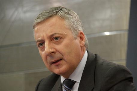 11/11/2011. Consejo de Ministros: José Blanco y Valeriano Gómez. El ministro de Fomento y ministro Portavoz, José Blanco, en un momento de l...