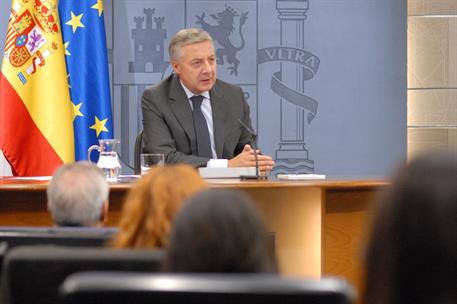 23/09/2011. Consejo de Ministros: ministro Portavoz del Gobierno José Blanco. El ministro de Fomento y ministro Portavoz del Gobierno, José ...