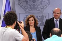 S&aacute;enz de Santamar&iacute;a junto a De Guindos