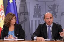 S&aacute;enz de Santamar&iacute;a junto a De Guindos