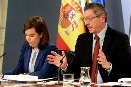 19/07/2013. Consejo de Ministros: Sáenz de Santamaría y Ruiz Gallardón. La vicepresidenta, ministra de la Presidencia y Portavoz, Soraya Sáe...