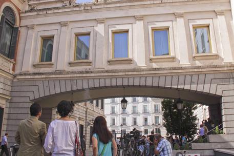 28/06/2011. Imágenes previas al comienzo del Debate sobre el estado de la Nación. Imagen del exterior del Congreso de los Diputados momentos...