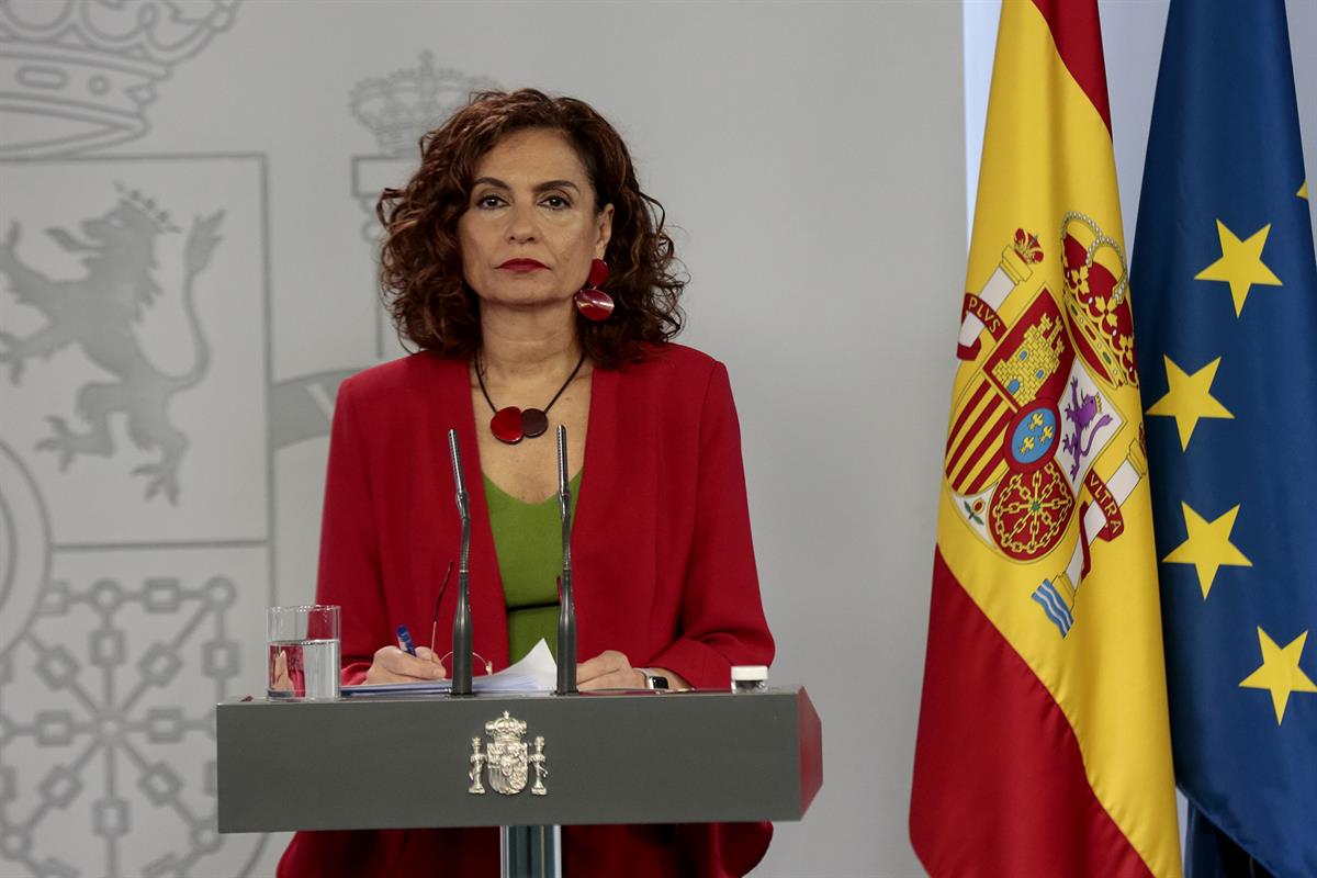 1/05/2020. Rueda de prensa de las ministras Calviño y Montero. Intervención de la ministra de Hacienda y portavoz del Gobierno, María Jesús Montero.