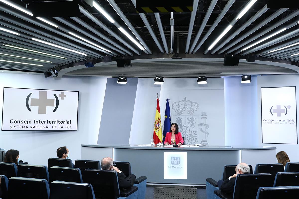 4/08/2021. Reunión y rueda de prensa posterior a la reunión del Consejo Interterritorial del SNS. La ministra de Sanidad, Carolina Darias, c...