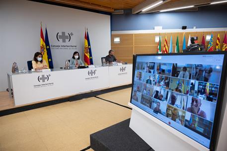 14/07/2021. Reunión del Consejo Interterritorial del Sistema Nacional de Salud. La ministra de Sanidad, Carolina Darias, junto a otros miemb...