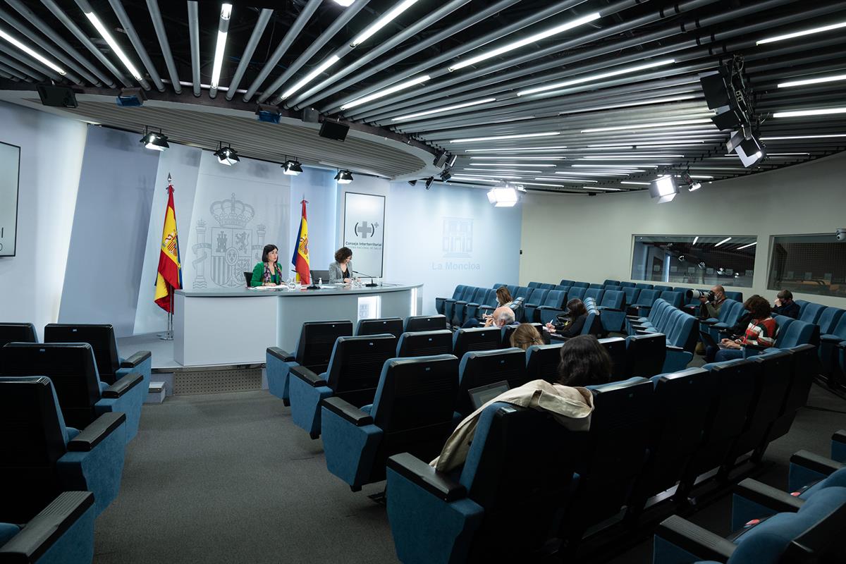 22/03/2021. Reunión del Consejo Interterritorial del Sistema Nacional de Salud. La ministra de Sanidad, Carolina Darias, y la secretaria de ...