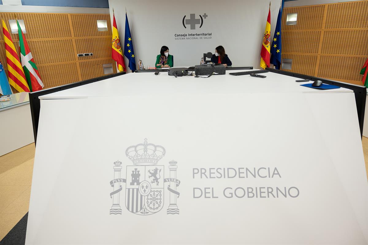 22/03/2021. Reunión del Consejo Interterritorial del Sistema Nacional de Salud. La ministra de Sanidad, Carolina Darias, y la secretaria de ...