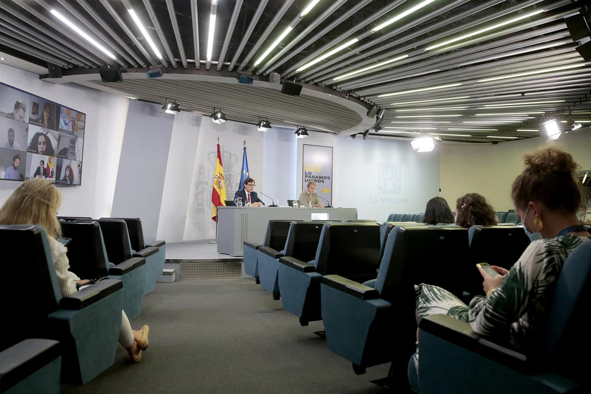 28/09/2020. Rueda de prensa del ministro de Sanidad y del director del CCAES. El ministro de Sanidad, Salvador Illa, y el director del Centr...