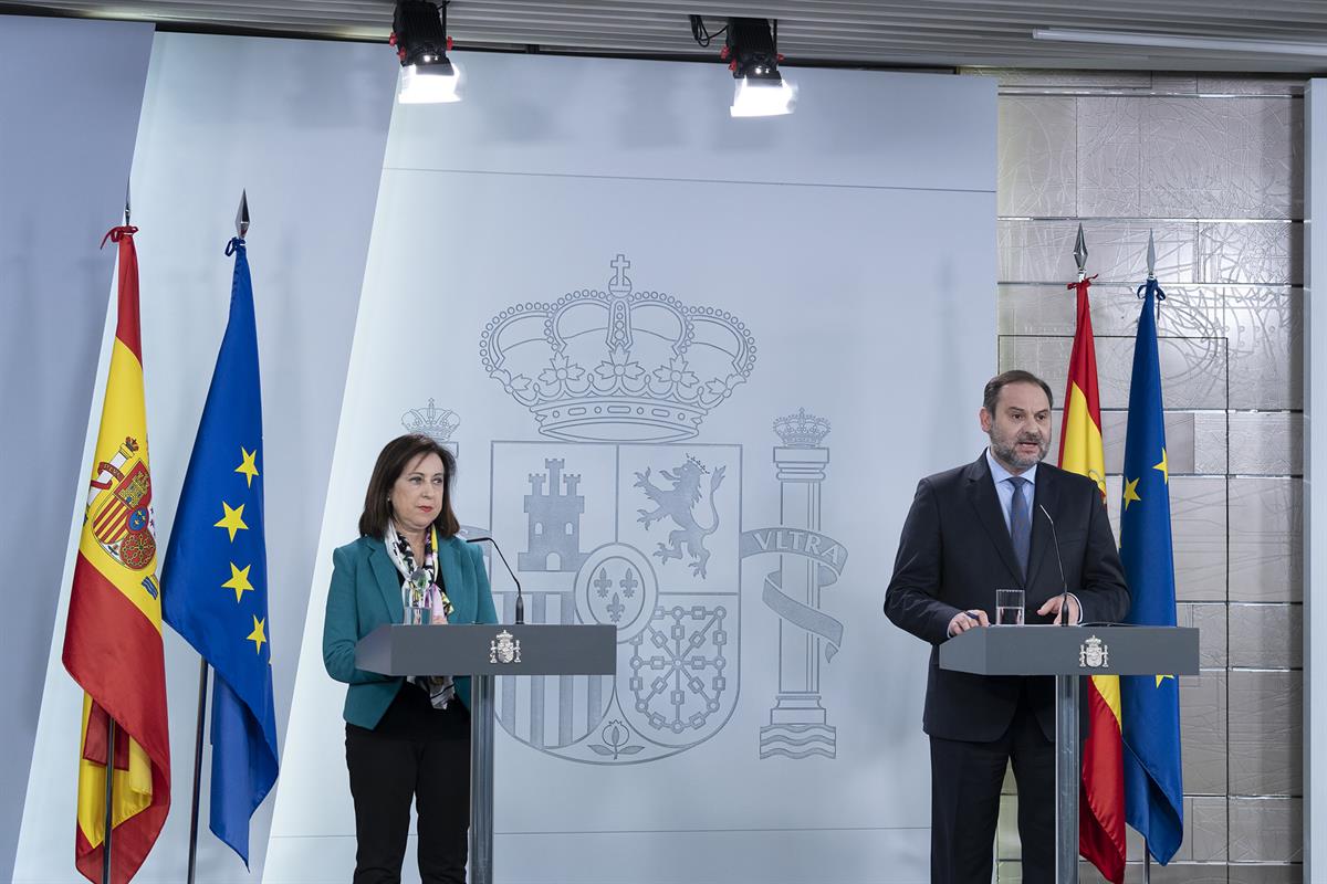 30/03/2020. Rueda de prensa de los ministros de Defensa y de Transportes, Movilidad y Agenda Urbana. La ministra de Defensa, Margarita Roble...