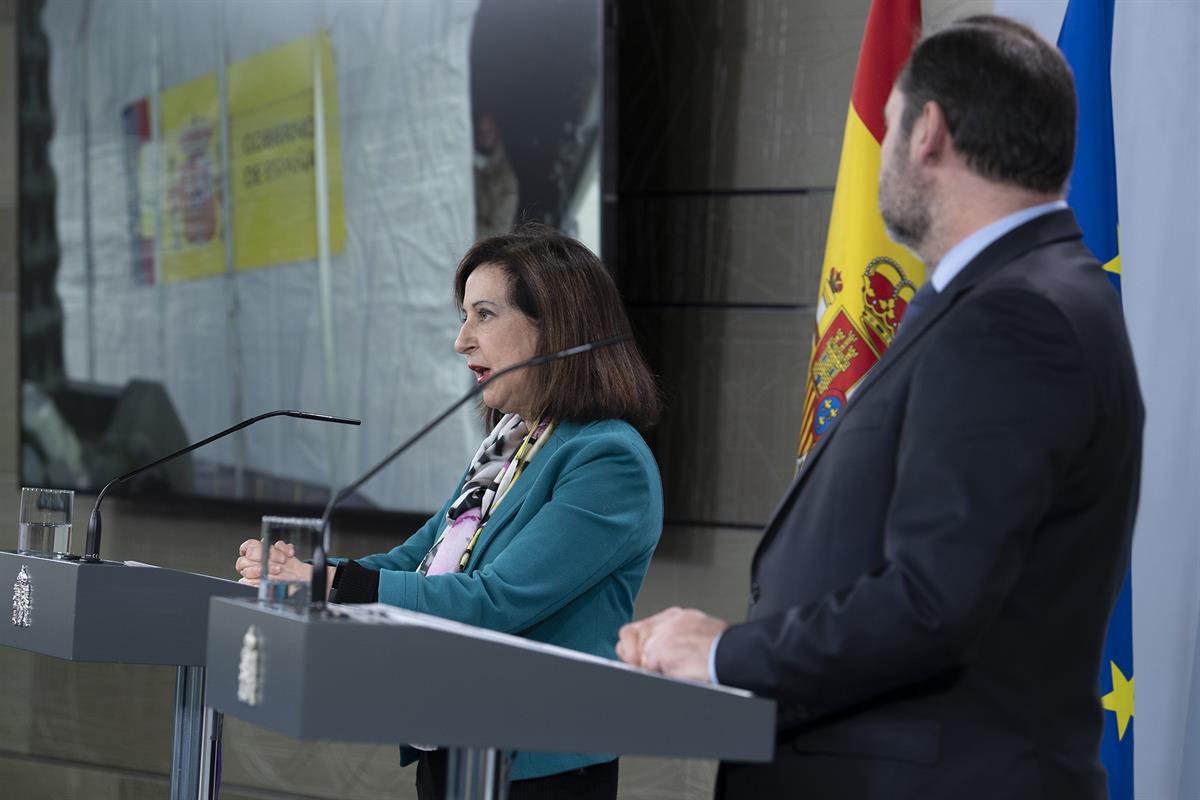 30/03/2020. Rueda de prensa de los ministros de Defensa y de Transportes, Movilidad y Agenda Urbana. La ministra de Defensa, Margarita Roble...