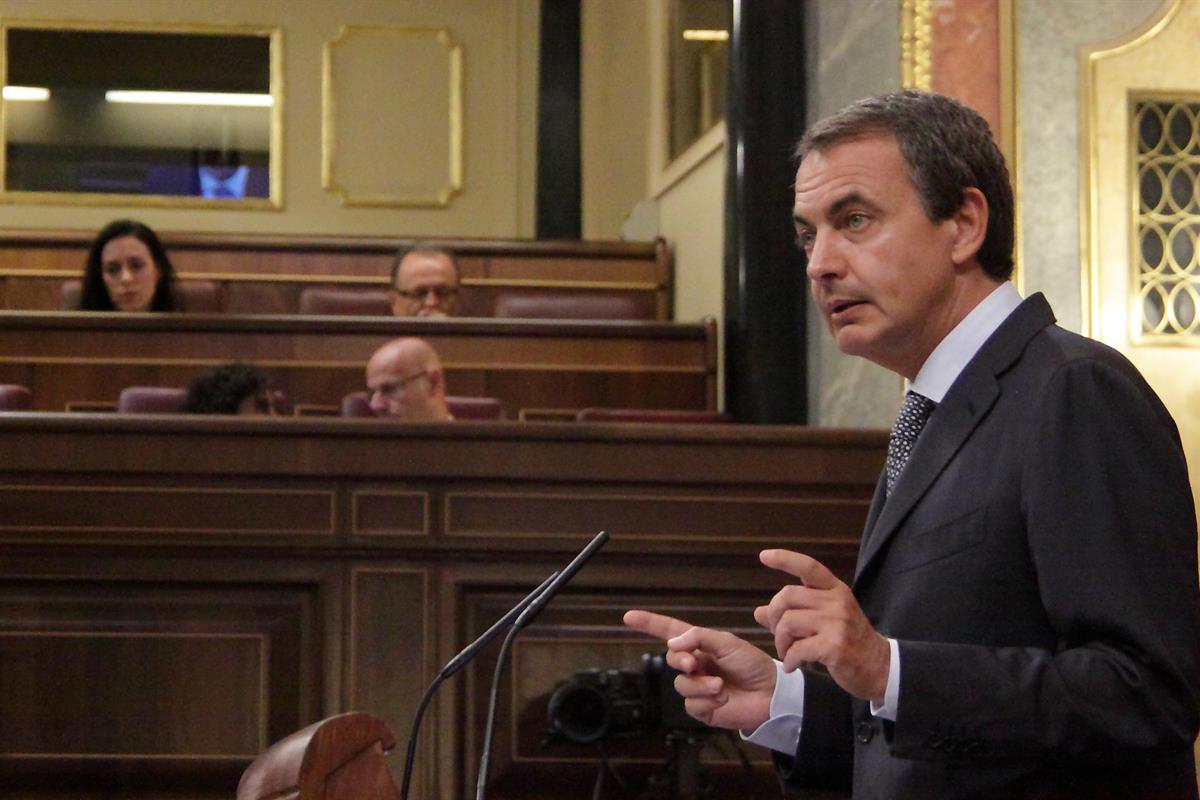 23/08/2011. El presidente informa de las nuevas medidas económicas. El presidente del Gobierno, José Luis Rodríguez Zapatero, en un momento ...