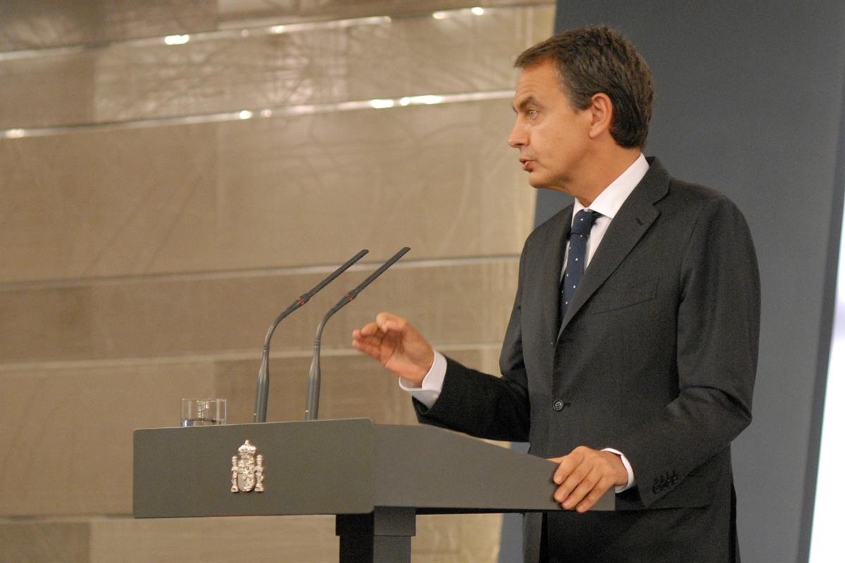 11/07/2011. El presidente del Gobierno anuncia la remodelación del Ejecutivo. El presidente del Gobierno, José Luis Rodríguez Zapatero, dura...