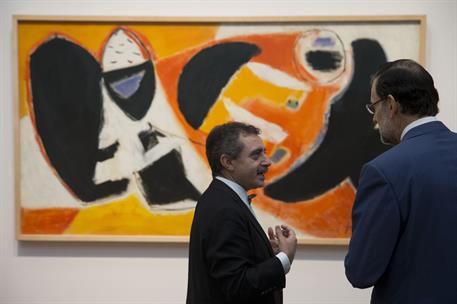 2/10/2013. Viaje del presidente del Gobierno a Japón. El Presidente del Gobierno, Mariano Rajoy, durante su visita a la exposición "Dentro y...
