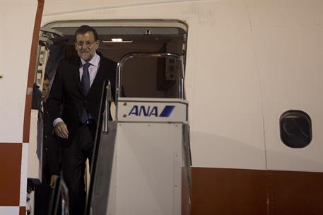 1/10/2013. Viaje del presidente del Gobierno a Japón. El presidente del Gobierno, Mariano Rajoy, a su llegada al Aeropuerto de Haneda en Tokio, Japón.