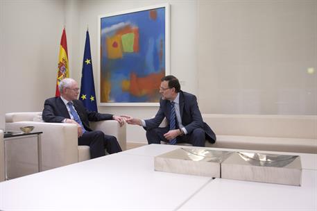 12/12/2013. Mariano Rajoy recibe a Herman Van Rompuy en La Moncloa. El presidente del Gobierno, Mariano Rajoy,conversa con el presidente del...