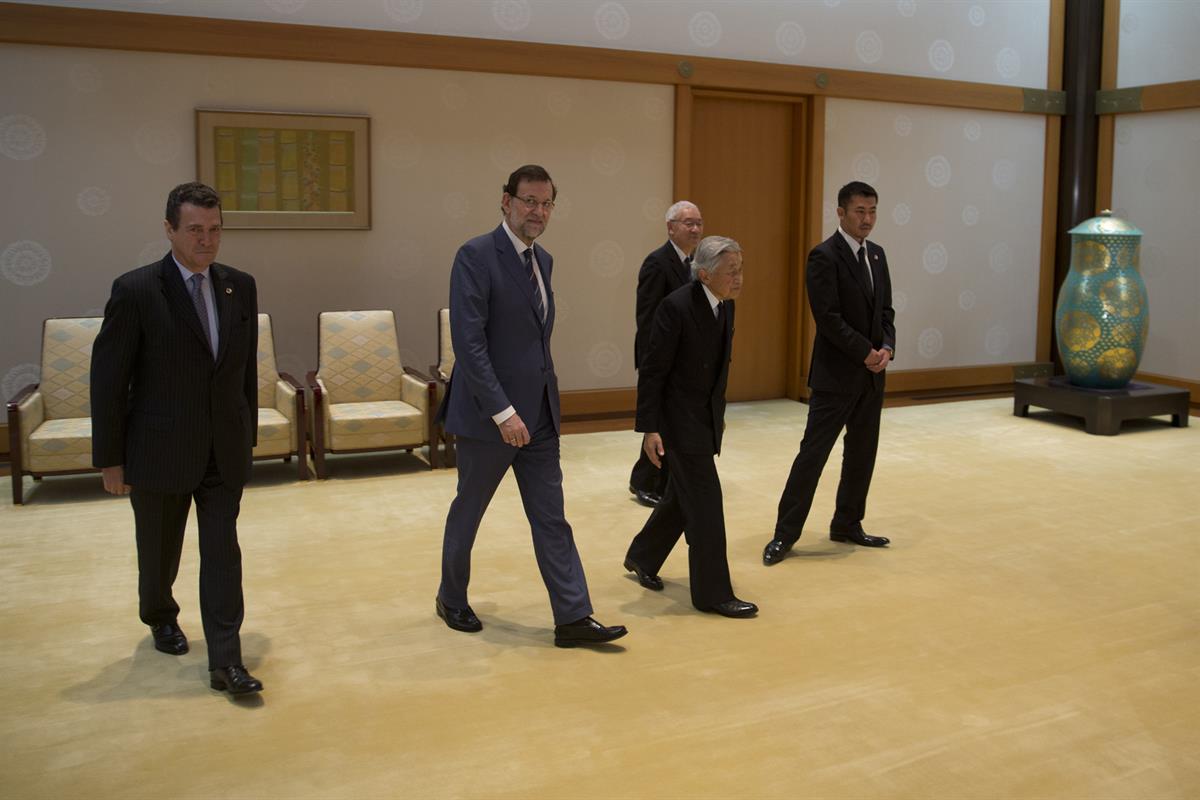 2/10/2013. Viaje del presidente del Gobierno a Japón. El presidente del Gobierno, Mariano Rajoy, es recibido en audiencia por el emperador d...