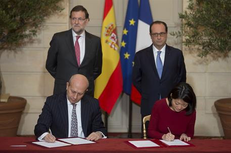 1/12/2014. Rajoy asiste a la XXIV Cumbre franco-española. El presidente del Gobierno, Mariano Rajoy, y el presidente de la República frances...