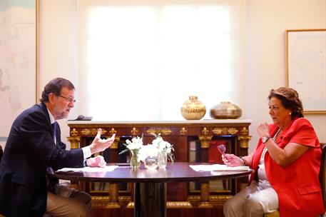 12/09/2014. Rajoy recibe a la alcaldesa de Valencia, Rita Barberá. El presidente del Gobierno, Mariano Rajoy, conversa con la alcaldesa de V...