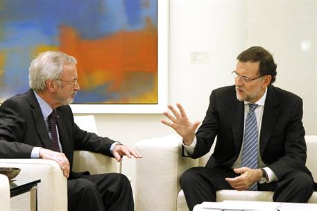 27/11/2014. Mariano Rajoy recibe al presidente del BEI, Werner Hoyer. El presidente del Gobierno, Mariano Rajoy, recibe en el Complejo de La...