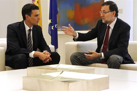 28/07/2014. Mariano Rajoy recibe al secretario general del PSOE, Pedro Sánchez. El presidente del Gobierno, Mariano Rajoy, y el secretario g...