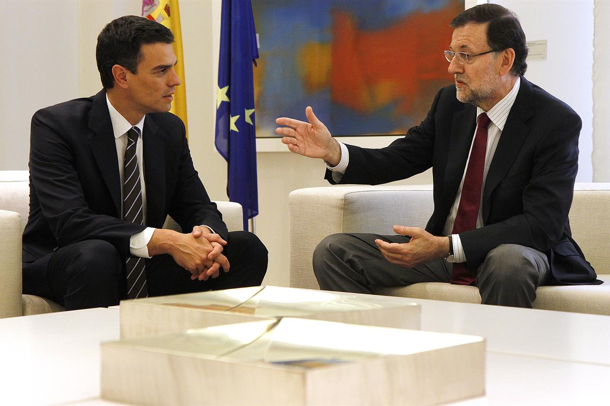 28/07/2014. Mariano Rajoy recibe al secretario general del PSOE, Pedro Sánchez. El presidente del Gobierno, Mariano Rajoy, y el secretario g...