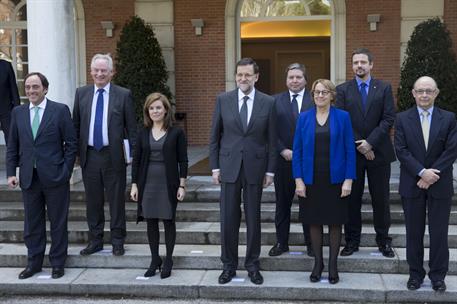 10/02/2014. Jornada reforma de las Administraciones Públicas en Europa. El presidente del Gobierno, Mariano Rajoy, posa para la foto de fami...