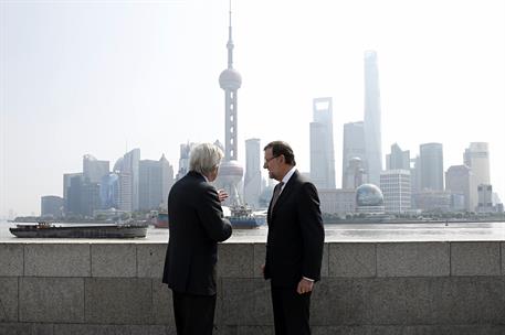 25/09/2014. Rajoy visita el centro de Shanghai. Mariano Rajoy ha visitado el malecón fluvial conocido como el Bund, en el corazón histórico ...