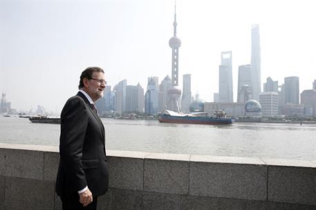 25/09/2014. Rajoy visita el centro de Shanghai. Mariano Rajoy ha visitado el malecón fluvial conocido como el Bund, en el corazón histórico ...