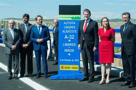 2/10/2015. Rajoy inaugura el tramo de la Autovía A-32 (Linares-Ibros). El presidente del Gobierno, Mariano Rajoy, inaugura el tramo Linares-...