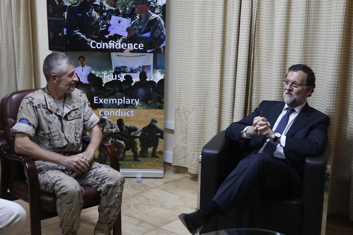 3/05/2015. El presidente del Gobierno visita a las tropas españolas en Mali. El presidente del Gobierno, Mariano Rajoy, durante su visita a ...