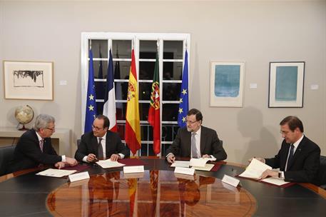 4/03/2015. Cumbre sobre interconexiones energéticas europeas. El presidente del Gobierno, Mariano Rajoy, el presidente de la República Franc...