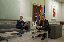 El presidente del Gobierrno, Mariano Rajoy, y el primer ministro británico, David Cameron, en La Moncloa (Foto: Pool Moncloa)