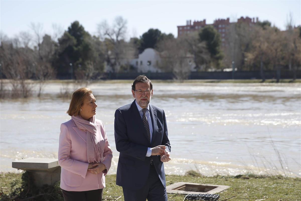 6/03/2015. Rajoy visita la zona de inundaciones del río Ebro. El presidente del Gobierno, Mariano Rajoy, ha recorrido hoy junto a la preside...