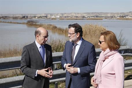 6/03/2015. Rajoy visita la zona de inundaciones del río Ebro. El presidente del Gobierno, Mariano Rajoy, acompañado por la presidenta de Ara...