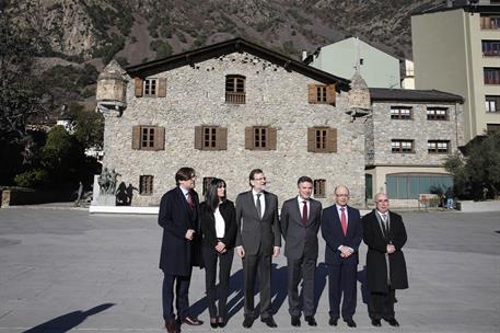 8/01/2015. Viaje del presidente del Gobierno al Principado de Andorra. El presidente del Gobierno español, Mariano Rajoy, y el ministro de H...
