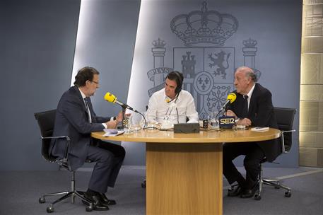 10/11/2015. Rajoy y Del Bosque en El Larguero. El presidente del Gobierno, Mariano Rajoy, y el seleccionador nacional de fútbol, Vicente Del...