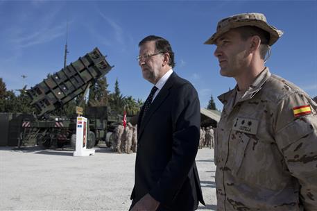 15/11/2015. Rajoy con el contingente español en Adana (Turquía). El presidente del Gobierno, Mariano Rajoy, pasa revista al contingente espa...