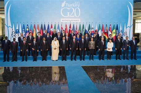 15/11/2015. Rajoy en la Cumbre del G-20 en Turquía. Primera jornada. El presidente del Gobierno, Mariano Rajoy, en la foto de familia de los...