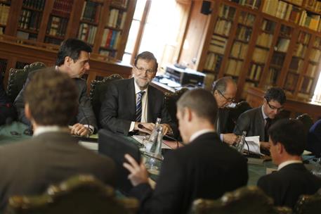20/02/2015. Rajoy y Valls mantienen una reunión de trabajo. El presidente del Gobierno, Mariano Rajoy, participa en una reunión de trabajo c...