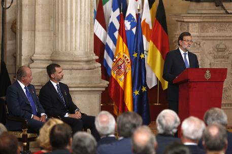 24/06/2015. Aniversario de la adhesión de España a las Comunidades Europeas. El presidente del Gobierno, Mariano Rajoy, interviene en el sol...