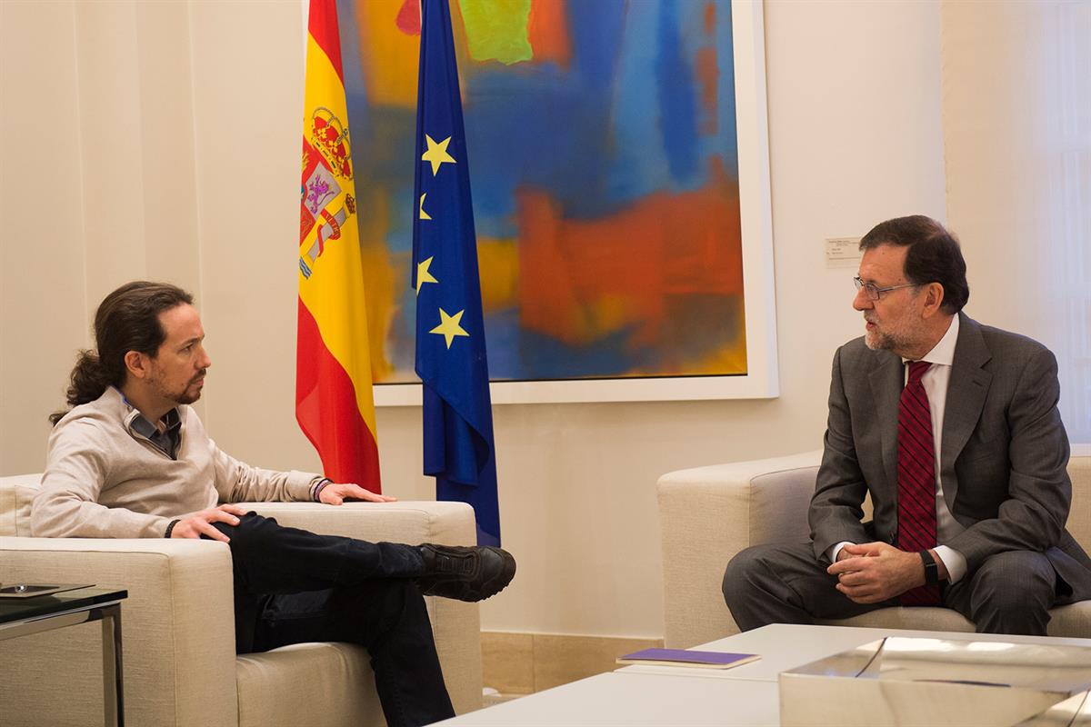 28/12/2015. Mariano Rajoy recibe a Pablo Iglesias en La Moncloa. El presidente del Gobierno en funciones, Mariano Rajoy, durante su encuentr...
