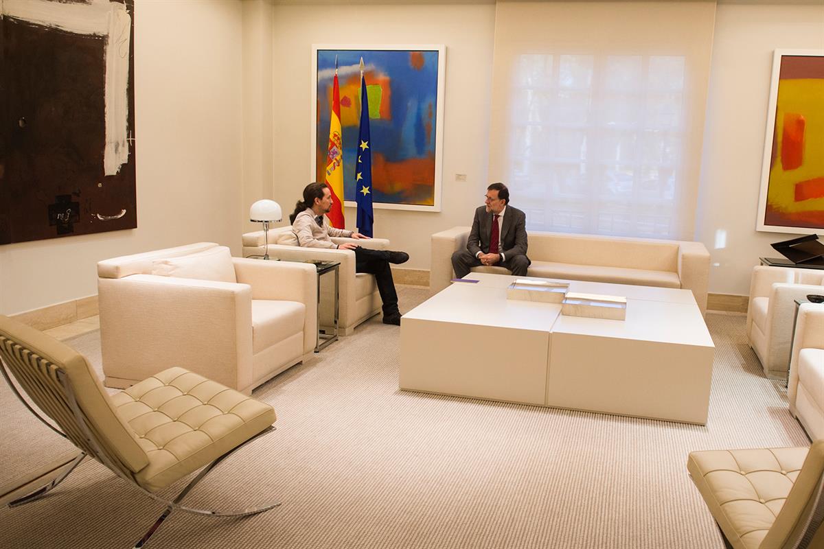 28/12/2015. Mariano Rajoy recibe a Pablo Iglesias en La Moncloa. El presidente del Gobierno en funciones, Mariano Rajoy, durante su encuentr...