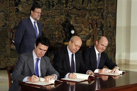 30/03/2015. Rajoy preside la firma del convenio para las escuelas conectadas. El presidente del Gobierno, Mariano Rajoy, ha presidido en el ...